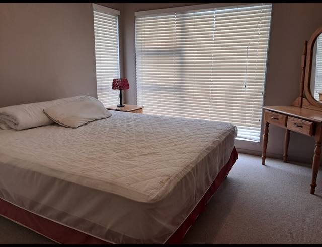 3 BEDROOM APARTMENT FOR SALE IN PALM LAKES ESTATE
